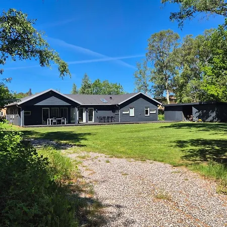 Luxury Near And Restaurant بيت للعطل Grenå